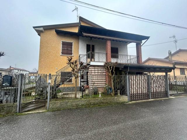 Casa in vendita a Villanova D'ardenghi, Lombardia