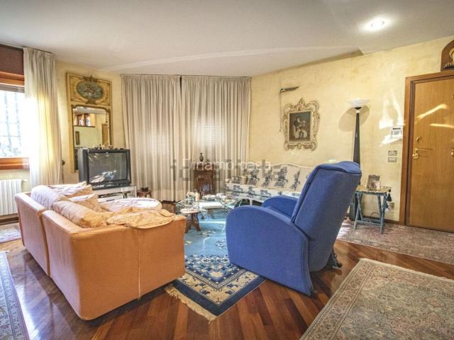 Casa in vendita a Santa Lucia, Prato
