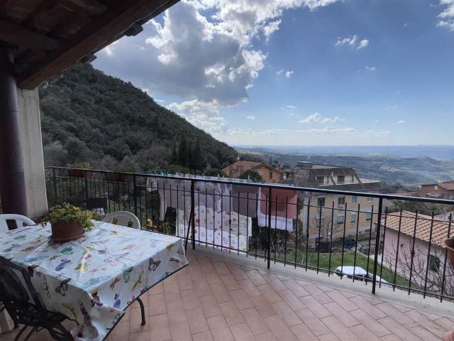 Casa in vendita a Poggio Catino, Lazio