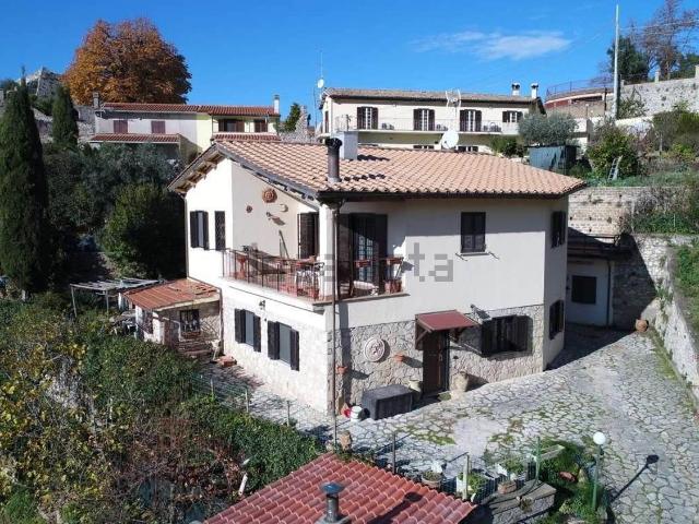 Casa in vendita a Poggio Catino, Lazio