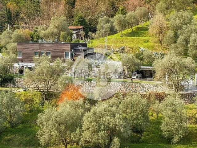 Casa in vendita a Beverino