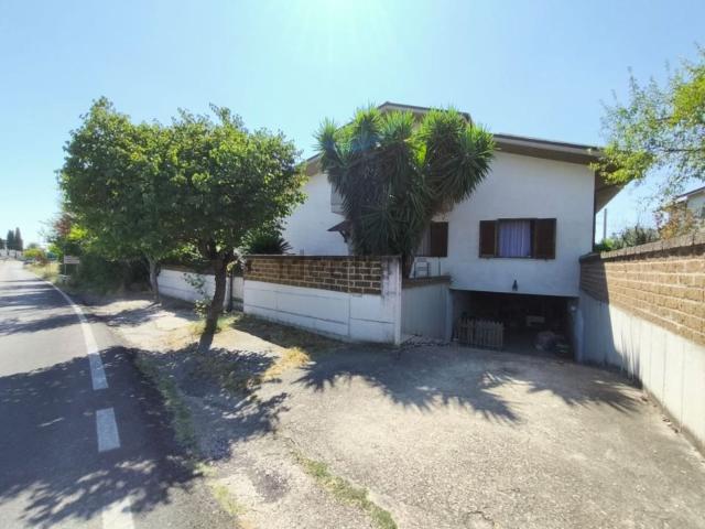 Casa in vendita a Pianella, Abruzzo