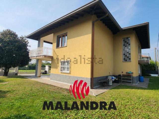 Casa in vendita a Oleggio, Novara
