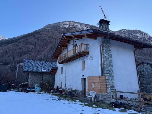 Casa in vendita a Valpelline, Aosta