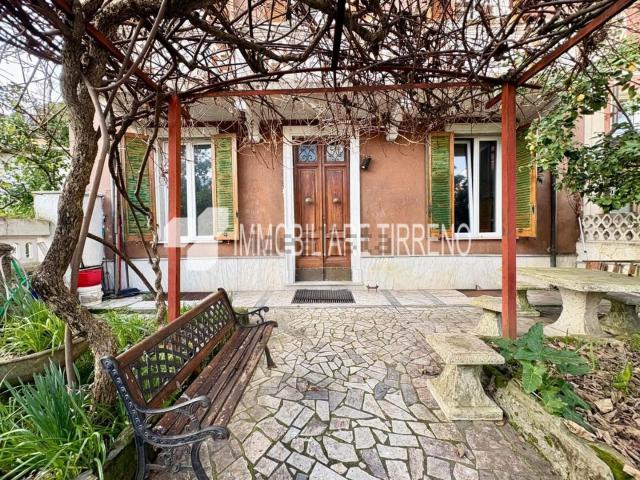 Casa in vendita a San Carlo, Marina Di Massa
