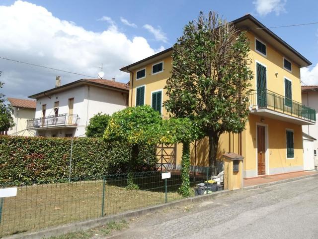 Casa in vendita a Stazione, Montale