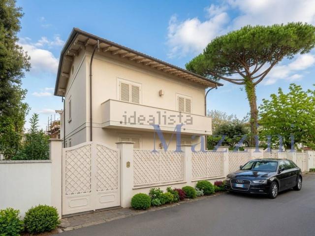 Casa in vendita a Vittoria Apuana, Forte dei Marmi