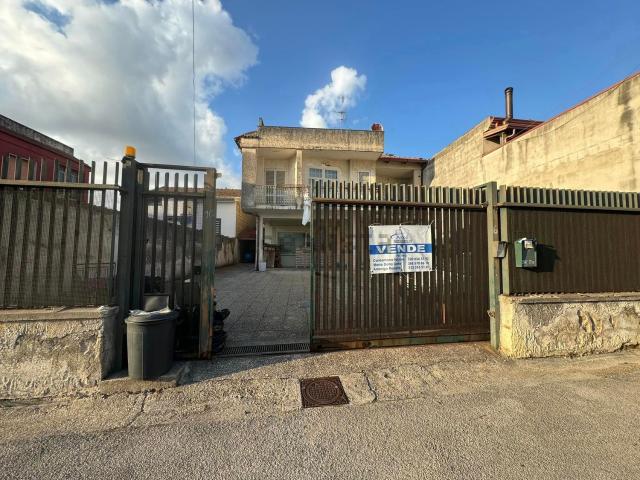 Casa in vendita a Villa Literno, Campania