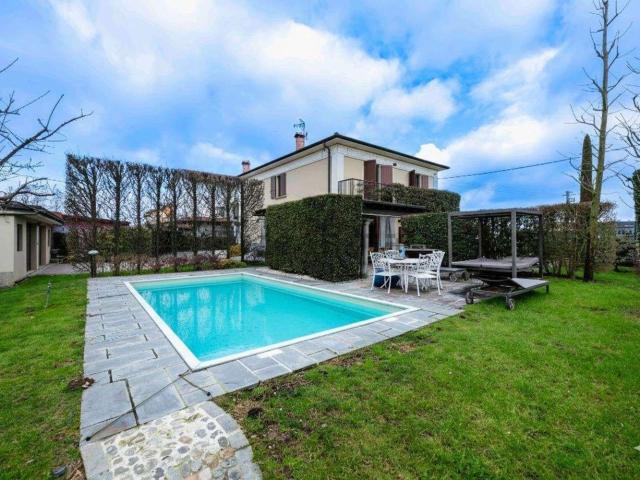 Casa in vendita a Romano Di Lombardia, Lombardia