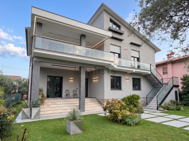 Casa in vendita a Querceta, Seravezza