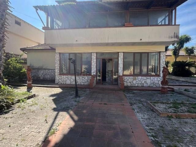 Casa in vendita a Scatozza, Castel Volturno