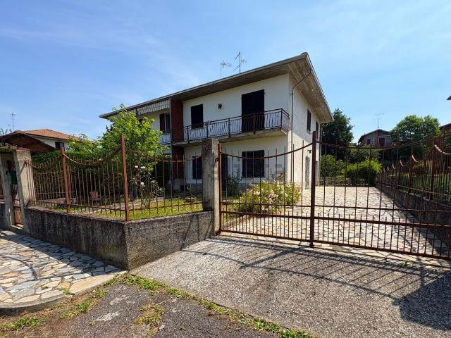 Casa in vendita a Cascina Sgarbina, Casteggio