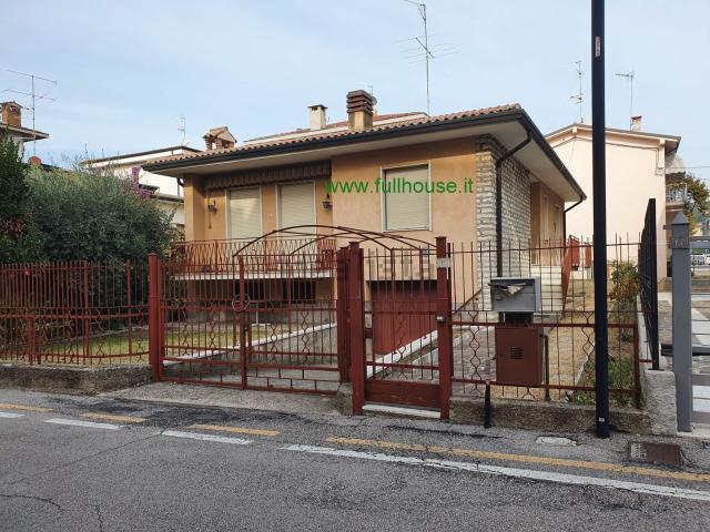 Casa in vendita a Bardolino, Veneto