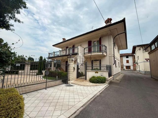 Casa in vendita a Barbata, Bergamo