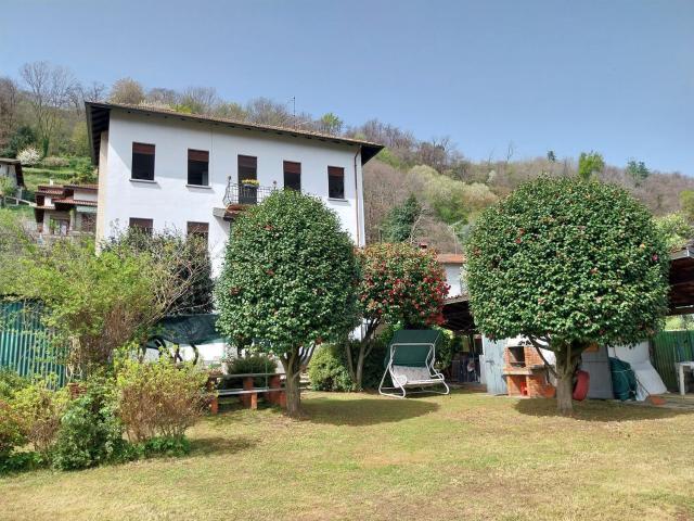 Casa in vendita a Meina, Novara