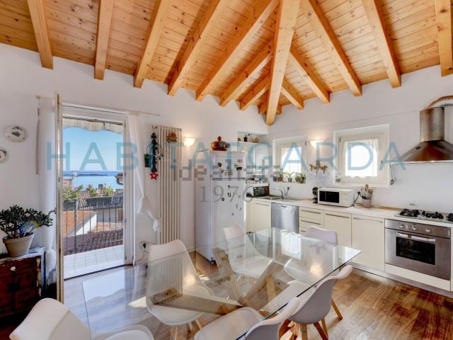 Casa in vendita a Comunità Montana Parco Alto Garda bresciano, Gardone Riviera