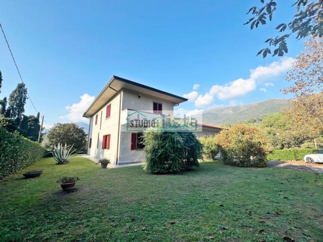 Casa in vendita a Camaiore, Toscana