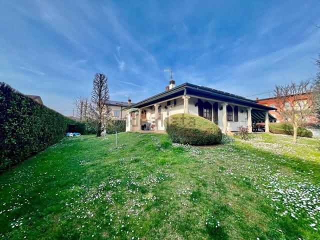 Casa in vendita a Palosco, Lombardia