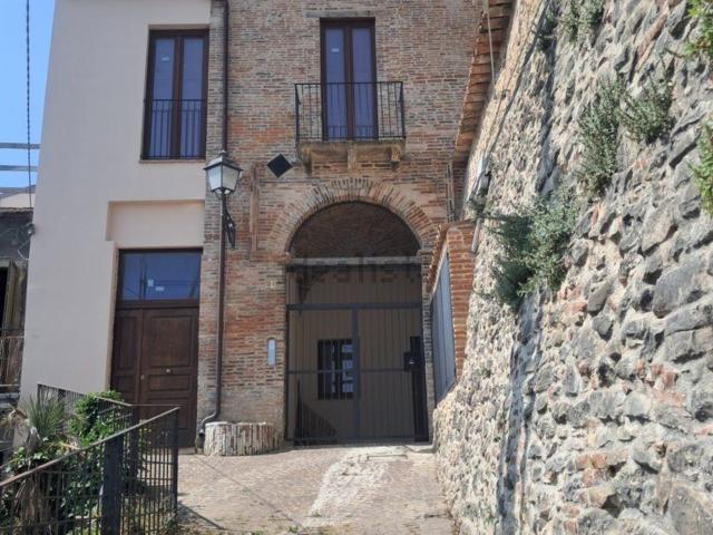 Casa in vendita a Montebello Di Bertona, Abruzzo