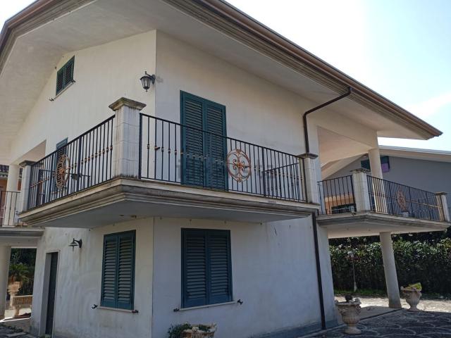 Casa in vendita a Minturno, Lazio