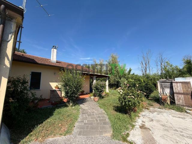Casa in vendita a Carrara, Toscana