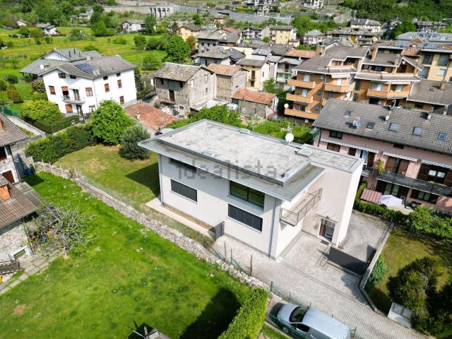 Casa in vendita a Morbegno, Lombardia