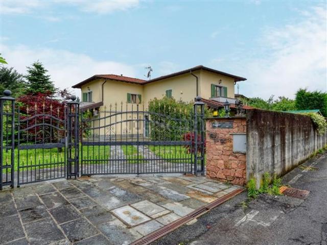 Casa in vendita a Comunità Montana del Piambello, Cunardo
