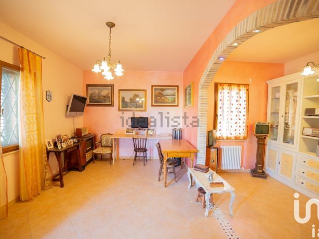 Casa in vendita a Gimarra, Marche