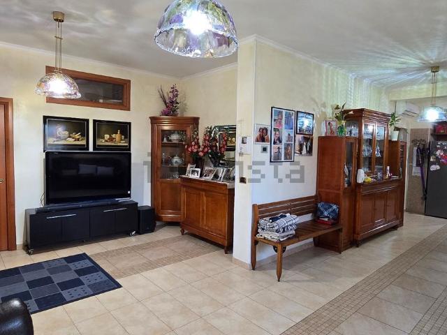 Casa in vendita a Locate Triulzi, Lombardia
