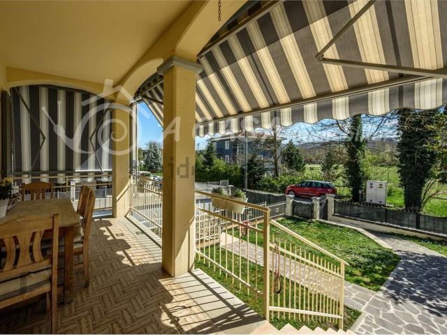 Casa in vendita a Varano de' Melegari, Parma