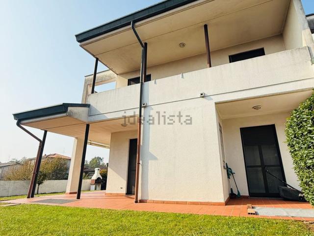Casa in vendita a Castano Primo, Lombardia
