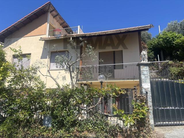 Casa in vendita a Castagnabuona, Varazze