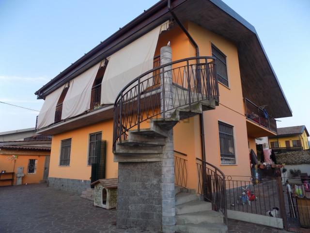 Casa in vendita a Mozzo, Lombardia