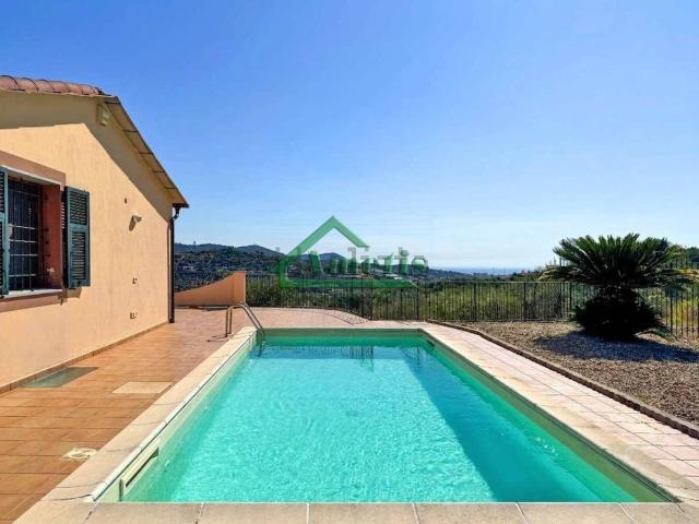 Casa in vendita a Imperia, Liguria