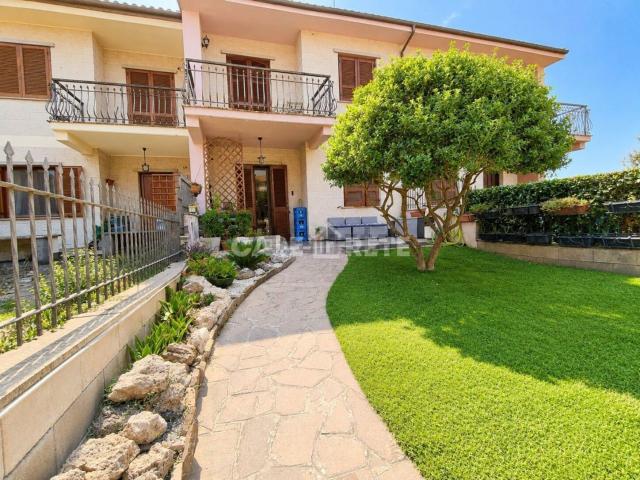 Casa in vendita a Viterbo, Lazio