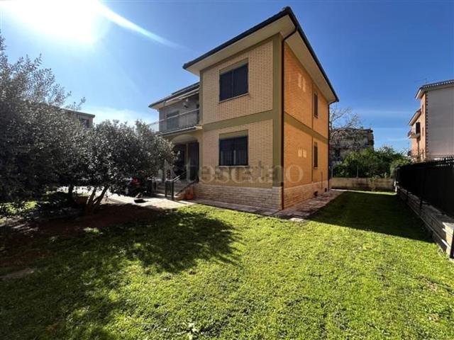 Casa in vendita a Osteria del Curato, Roma Capitale