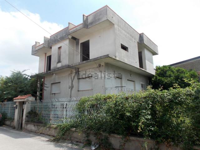 Casa in vendita a Borgo San Lorenzo, Aversa