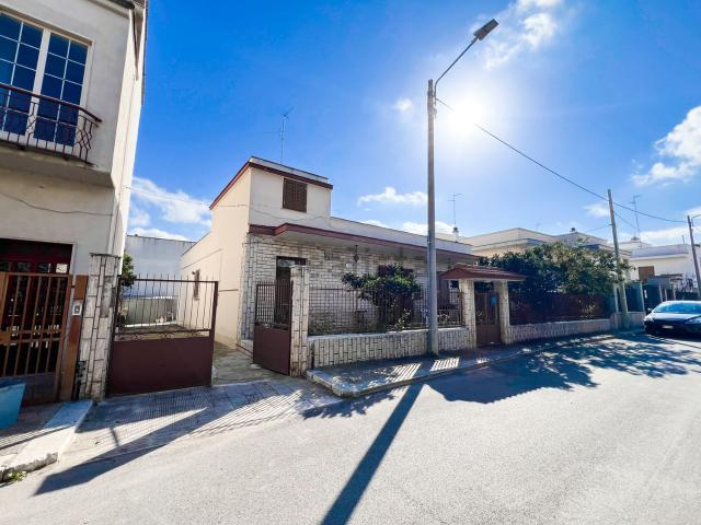 Casa in vendita a Puglia, Bari