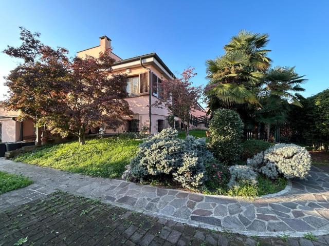 Casa in vendita a Tavazzano, Tavazzano Con Villavesco