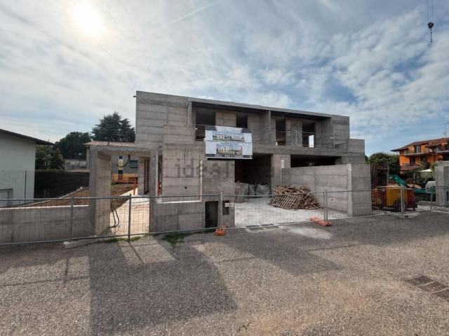 Casa in vendita a Montichiari, Brescia