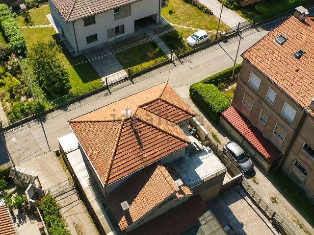 Casa in vendita a Fenegrò, Lombardia