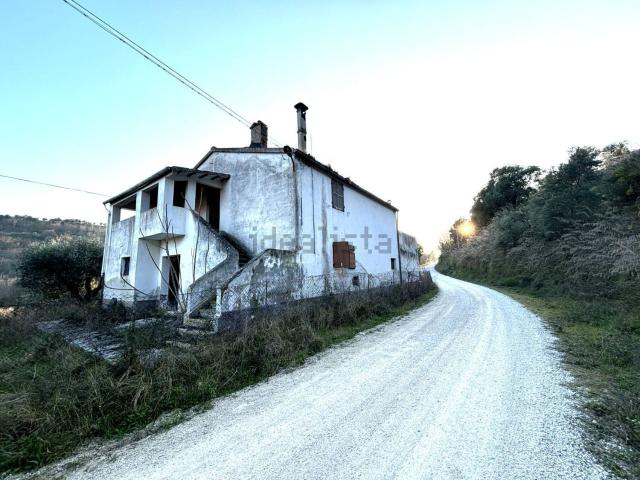 Casa in vendita a Ponterotto, Marche