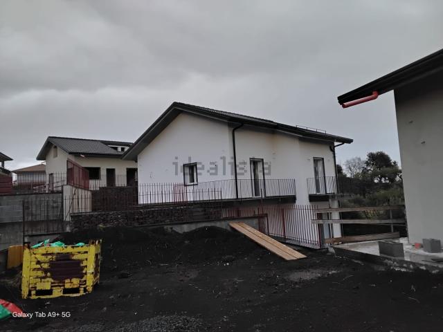 Casa in vendita a Pedara, Sicilia