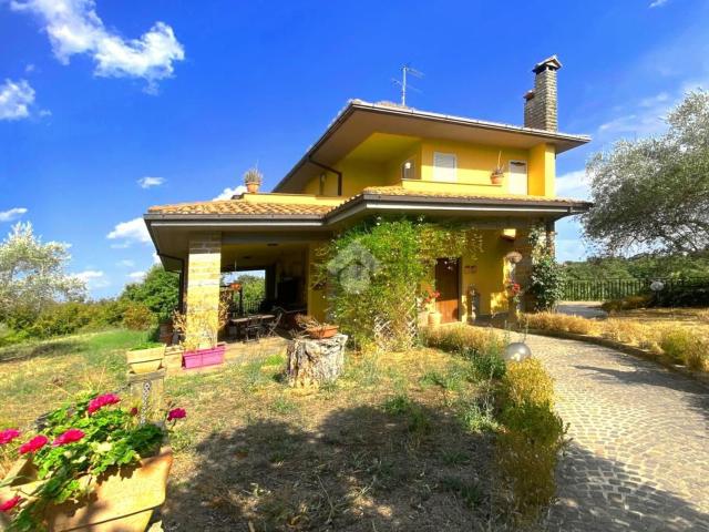 Casa in vendita a Vallerano, Lazio