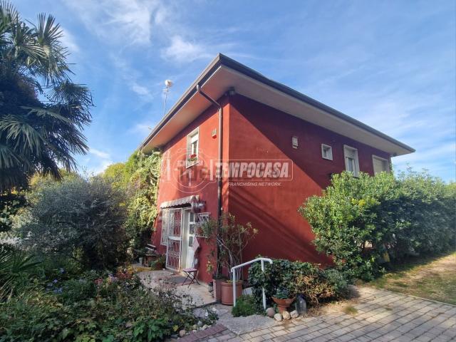 Casa in vendita a Bardolino, Veneto