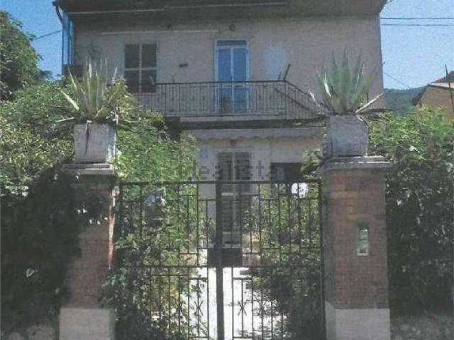 Casa in vendita a Lugnano in Teverina, Terni
