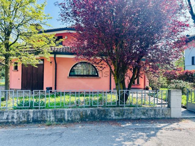 Casa in vendita a Pianura Reggiana, Re