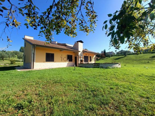 Casa in vendita a Isernia, Molise