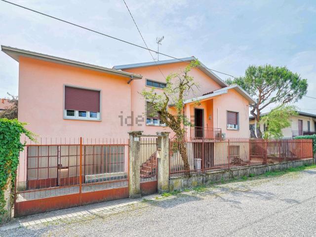 Casa in vendita a Busto Arsizio, Lombardia