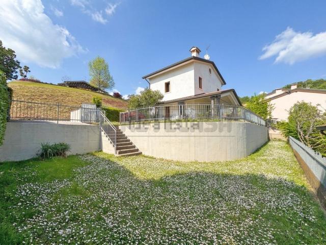 Casa in vendita a Trissino, Veneto